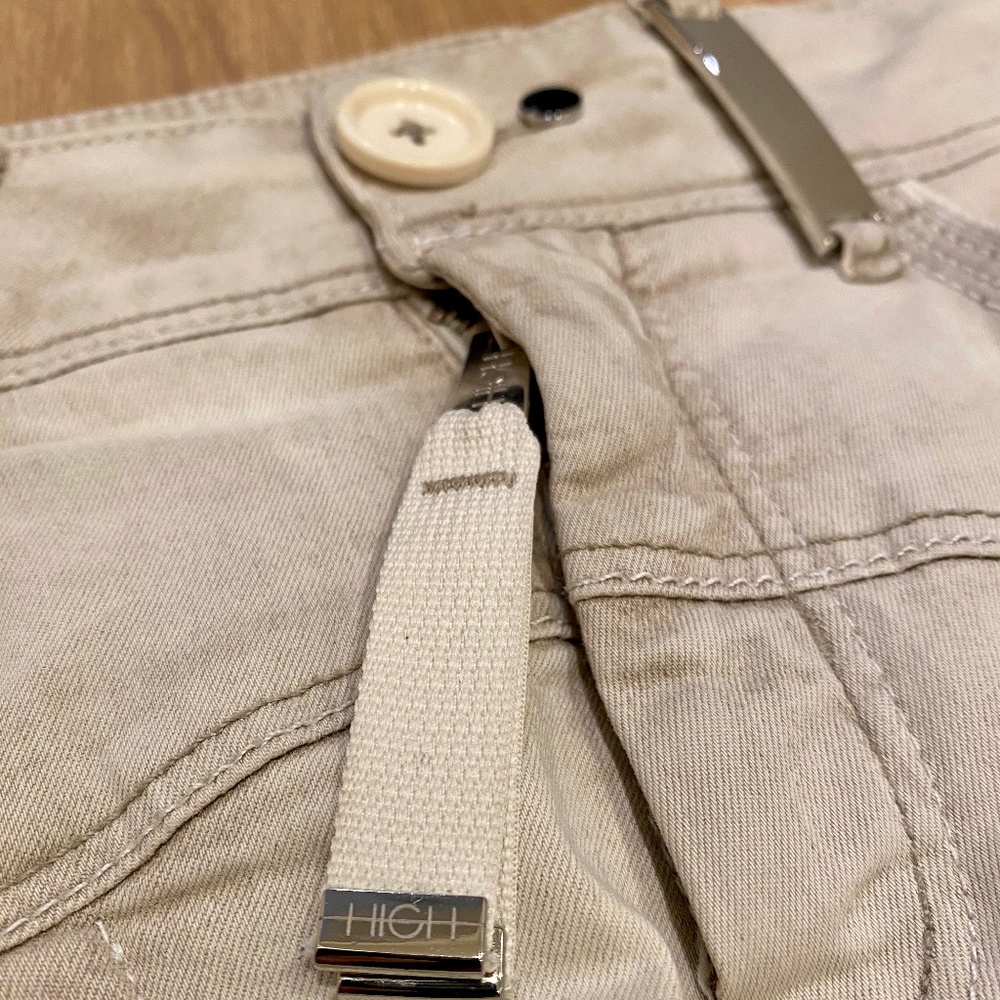 HIGH Jeans - Picture 7 of 13